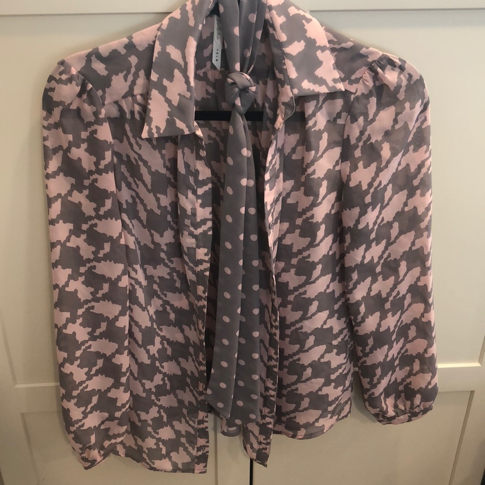 Button down - Picture 2 of 5